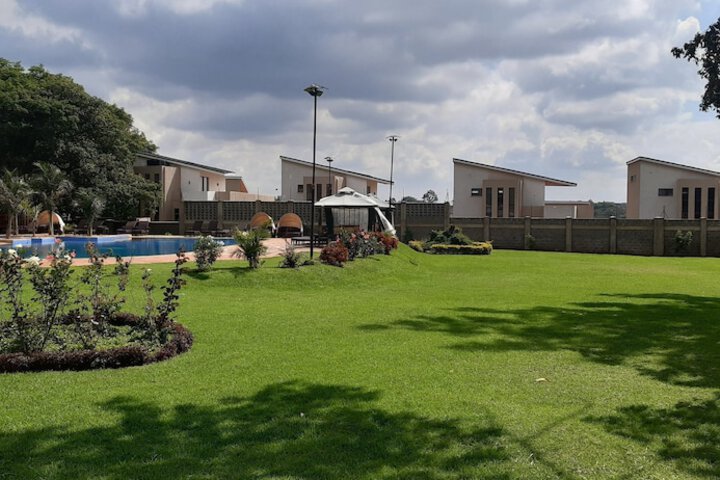 Hotel Exterior 47 of 49