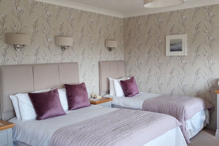 Room 4 of 82