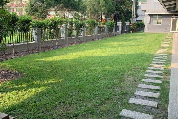 Property Grounds 34 of 37