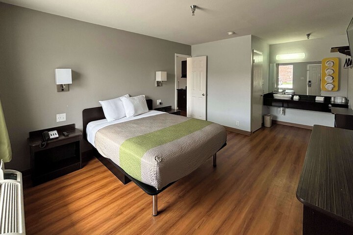 Room 12 of 23