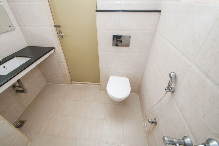 Room 8 of 12