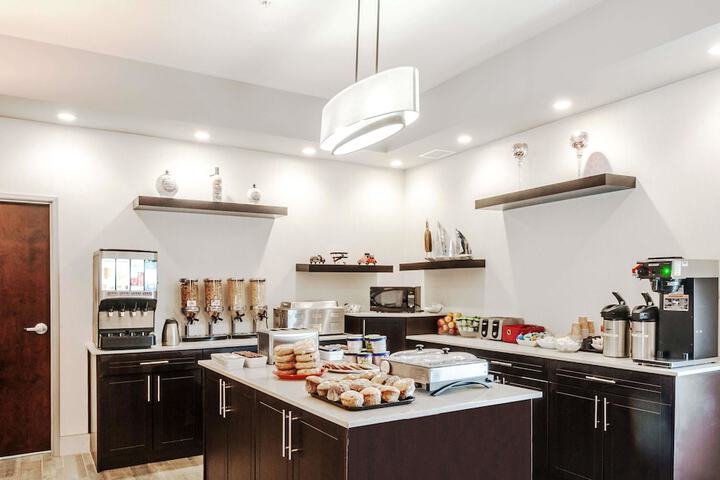 Breakfast/Coffee Service 37 of 41