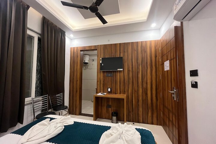 HOTEL VAIDIK GANGA