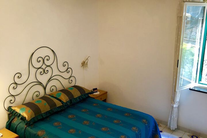 Room 10 of 48