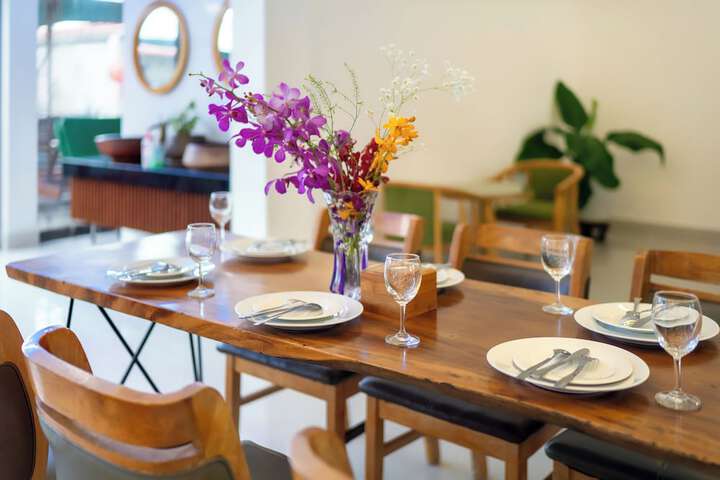 Dining 41 of 55