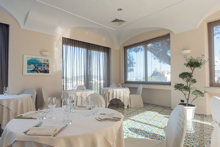 Dining 50 of 81