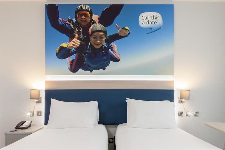 Room 8 of 44