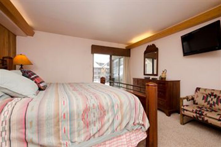 Room 10 of 27