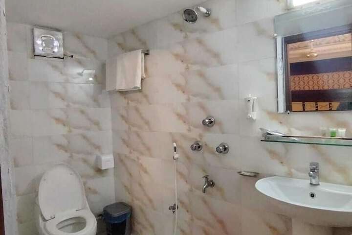 Room 52 of 58