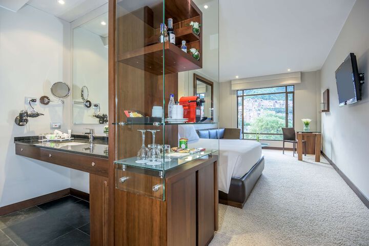 Room 10 of 36
