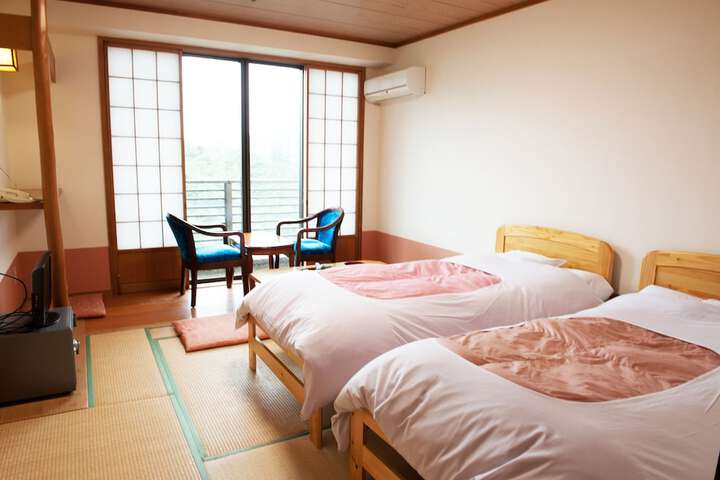 Room 5 of 40