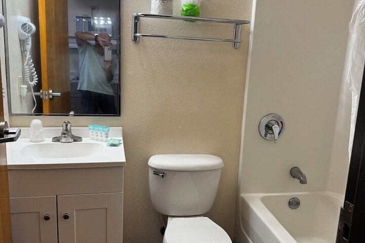 Room 17 of 29