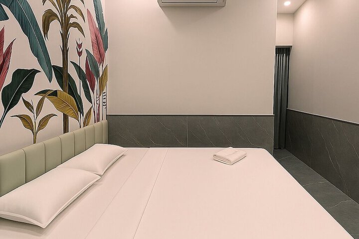 Room 5 of 14