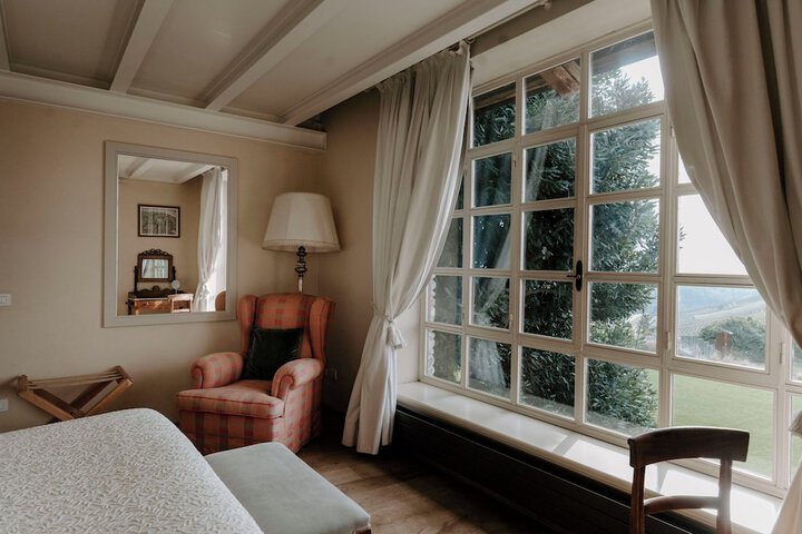 Room 4 of 48