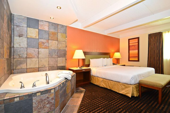 Standard | King Bed (5 of 6)