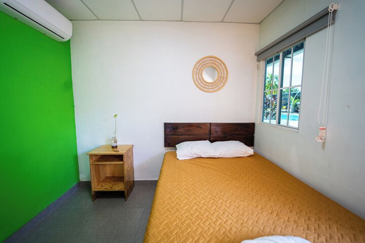 Room 3 of 37