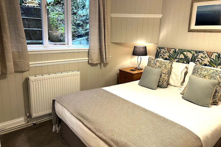 Room 13 of 122