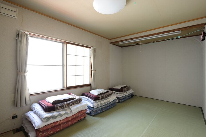 Room 6 of 31