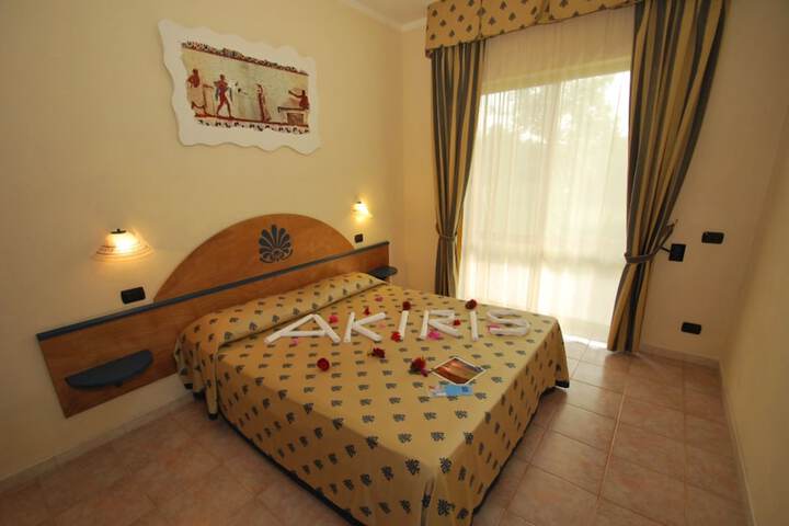 Room 2 of 27