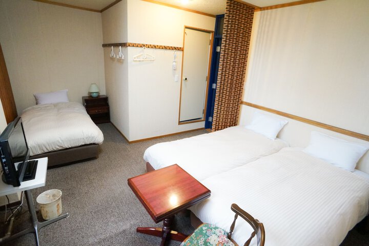 Room 25 of 66