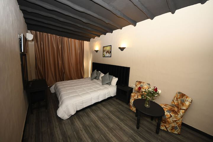 Room 11 of 38
