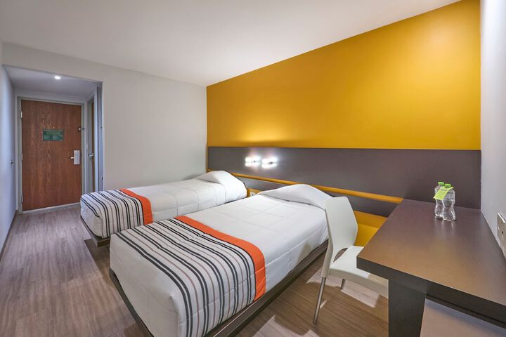 Room 13 of 52