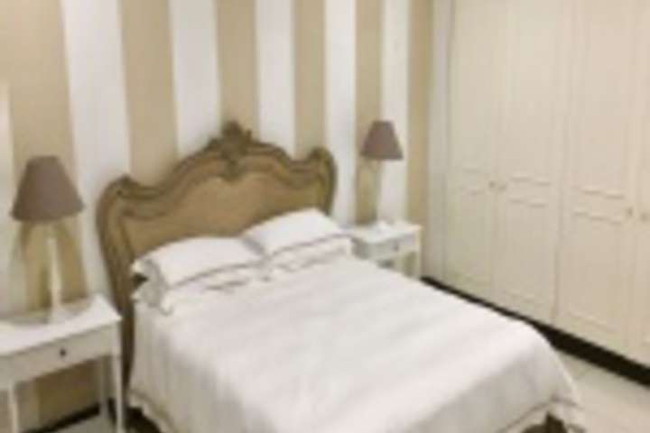 Room 13 of 216