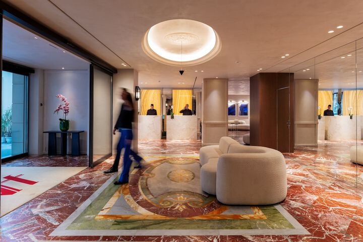 Entrance & Lobby