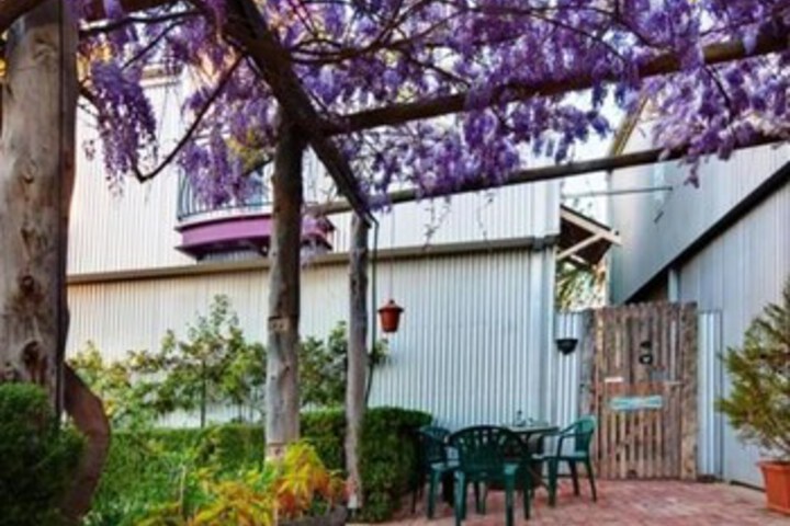 Hotel Exterior 8 of 30