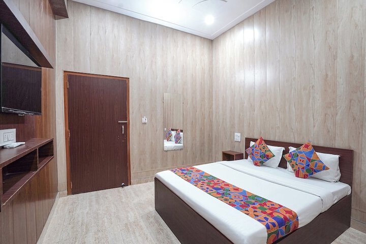 Room 21 of 28