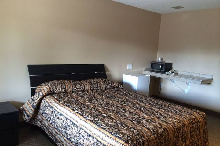 Room 4 of 10