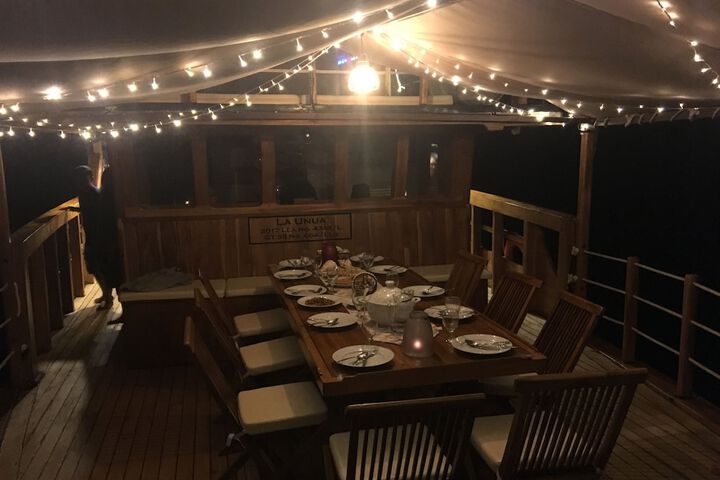 Dining 9 of 15