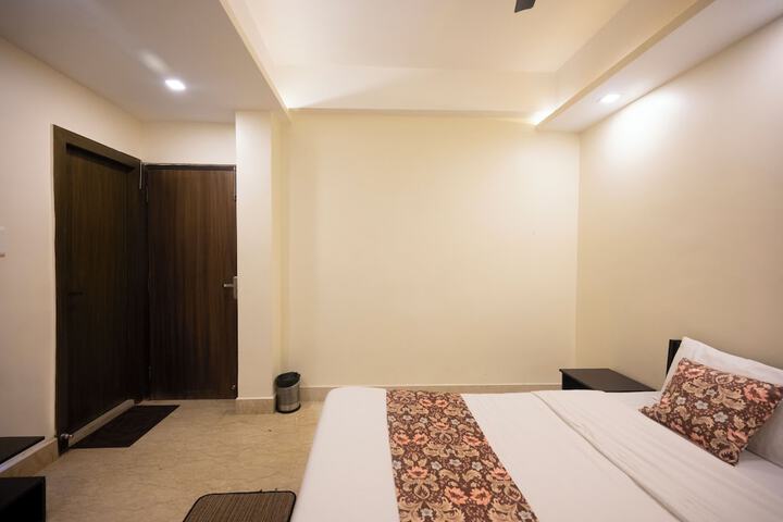 Room 35 of 118