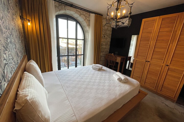 Room 18 of 75