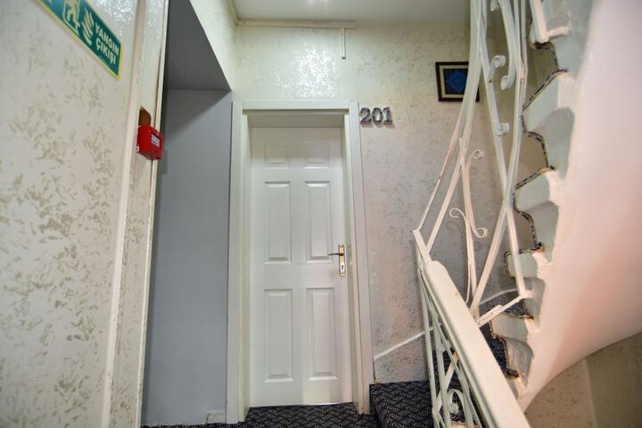 Room 11 of 38