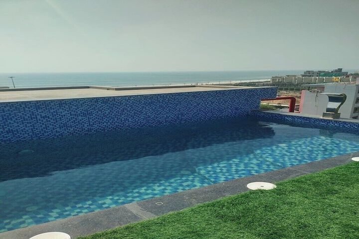 Pool 19 of 28
