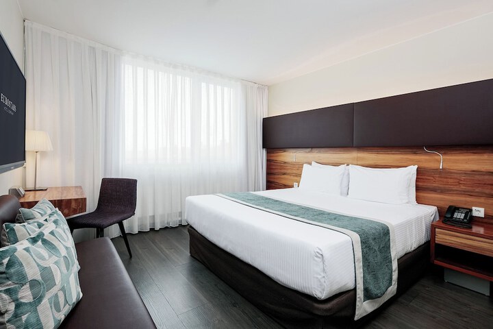 Room 10 of 50