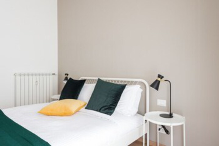 Room 17 of 25