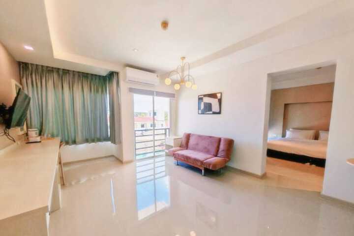 Room 5 of 13