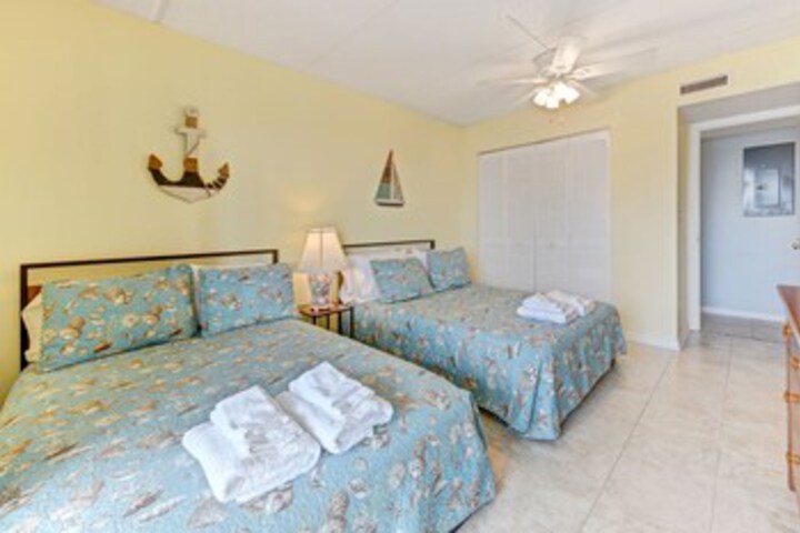 Room 208 of 225