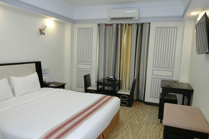 Room 5 of 26