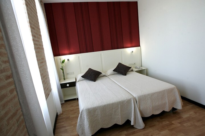 Room 6 of 24