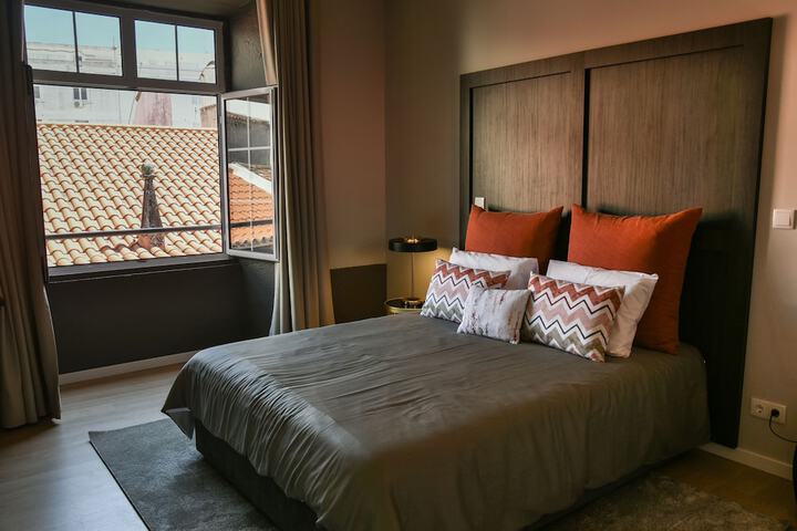 Room 4 of 83