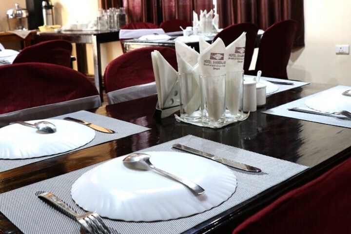 Dining 27 of 37