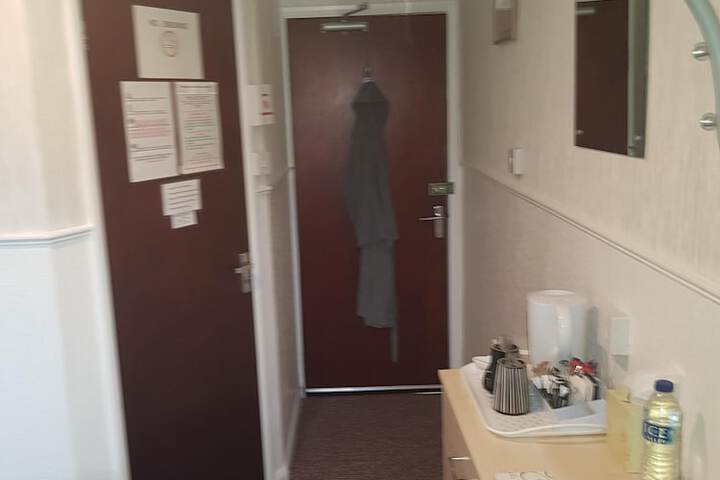 Room 12 of 93