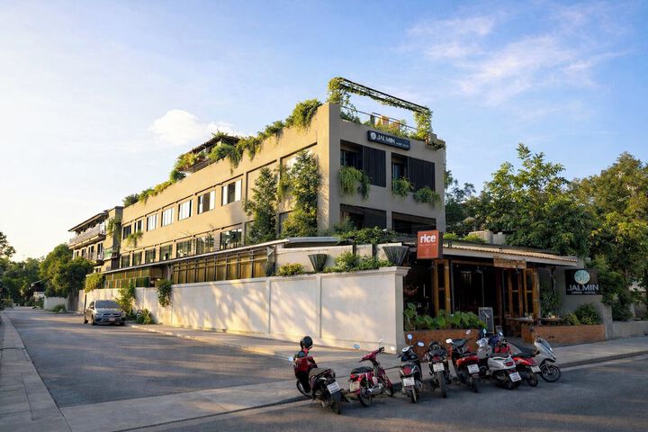 Hotel 147 of 150