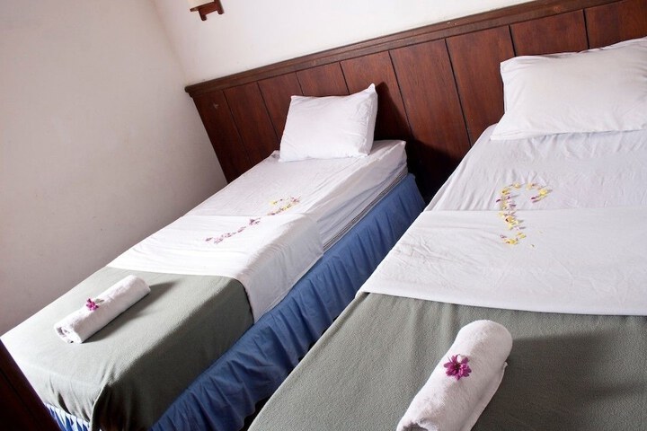 Room 4 of 35