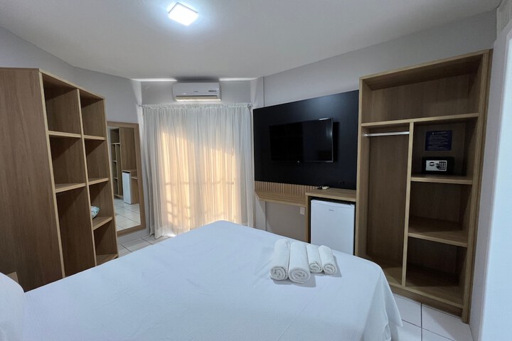 Room 17 of 102