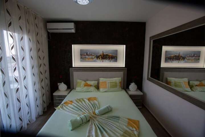 Room 17 of 52