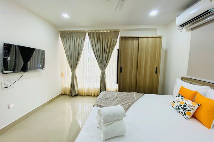 Room 4 of 10